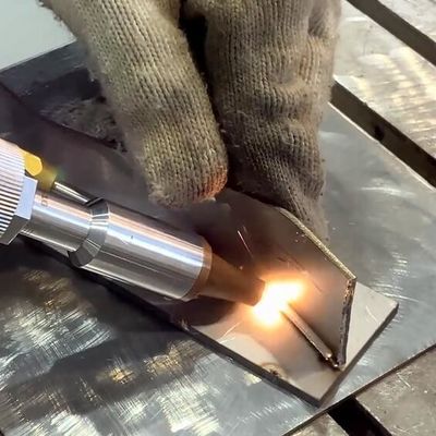 Purple Horn 1500W Handheld Fiber Laser Welder Portable Equipment For Metal